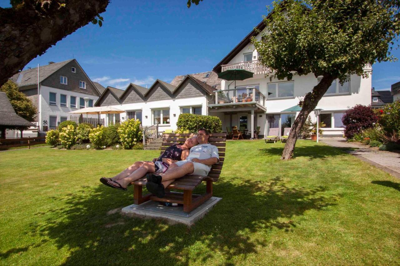 Ferienwohnungen Vollmers-Dünnebacke Schmallenberg Exterior foto